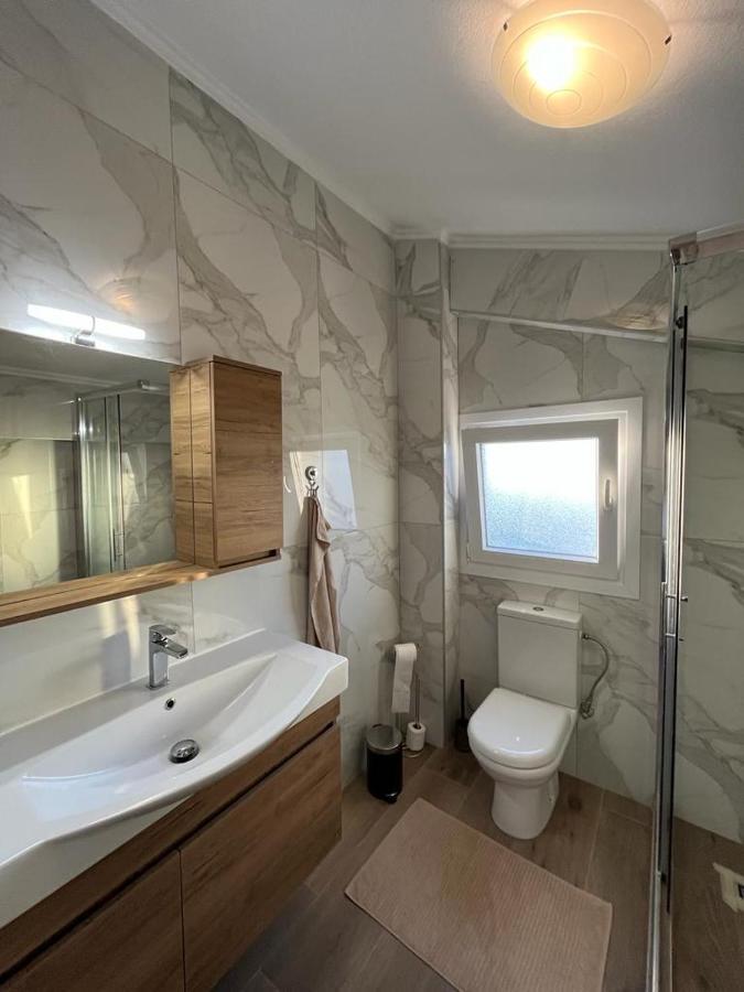 Blue Fish Luxury Villa Нікіті Екстер'єр фото